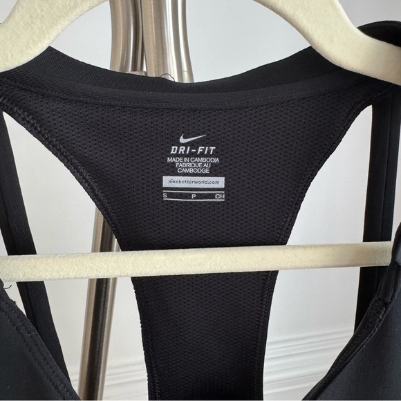 Nike Pro Dri-Fit Women's Black and Gold Padded Tank Top Size Small - Picture 5 of 5